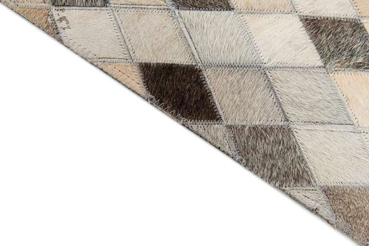 4' 1 x 6' Cowhide Stocks Rug