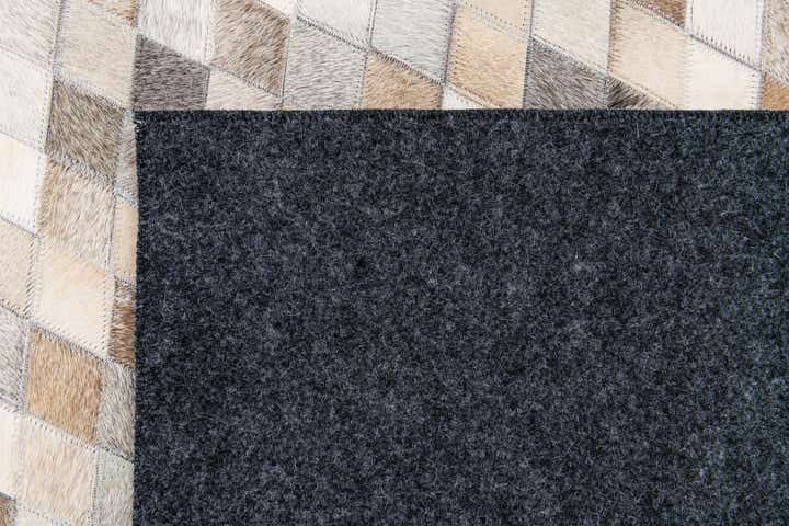 4' x 6' 1 Cowhide Stocks Rug