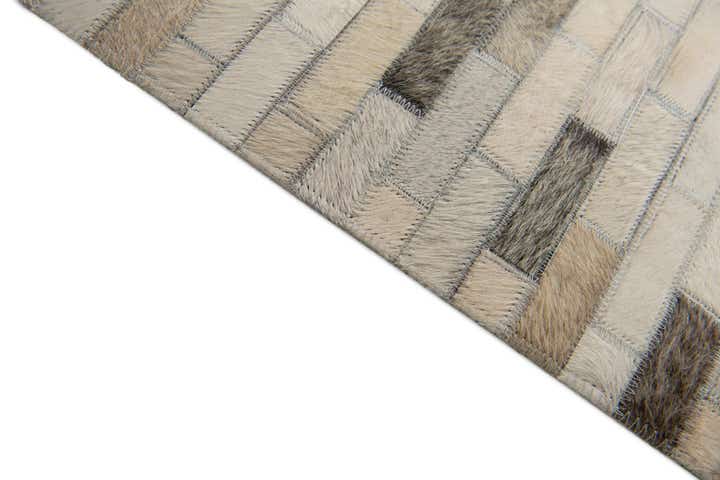 4' x 6' Cowhide Stocks Rug