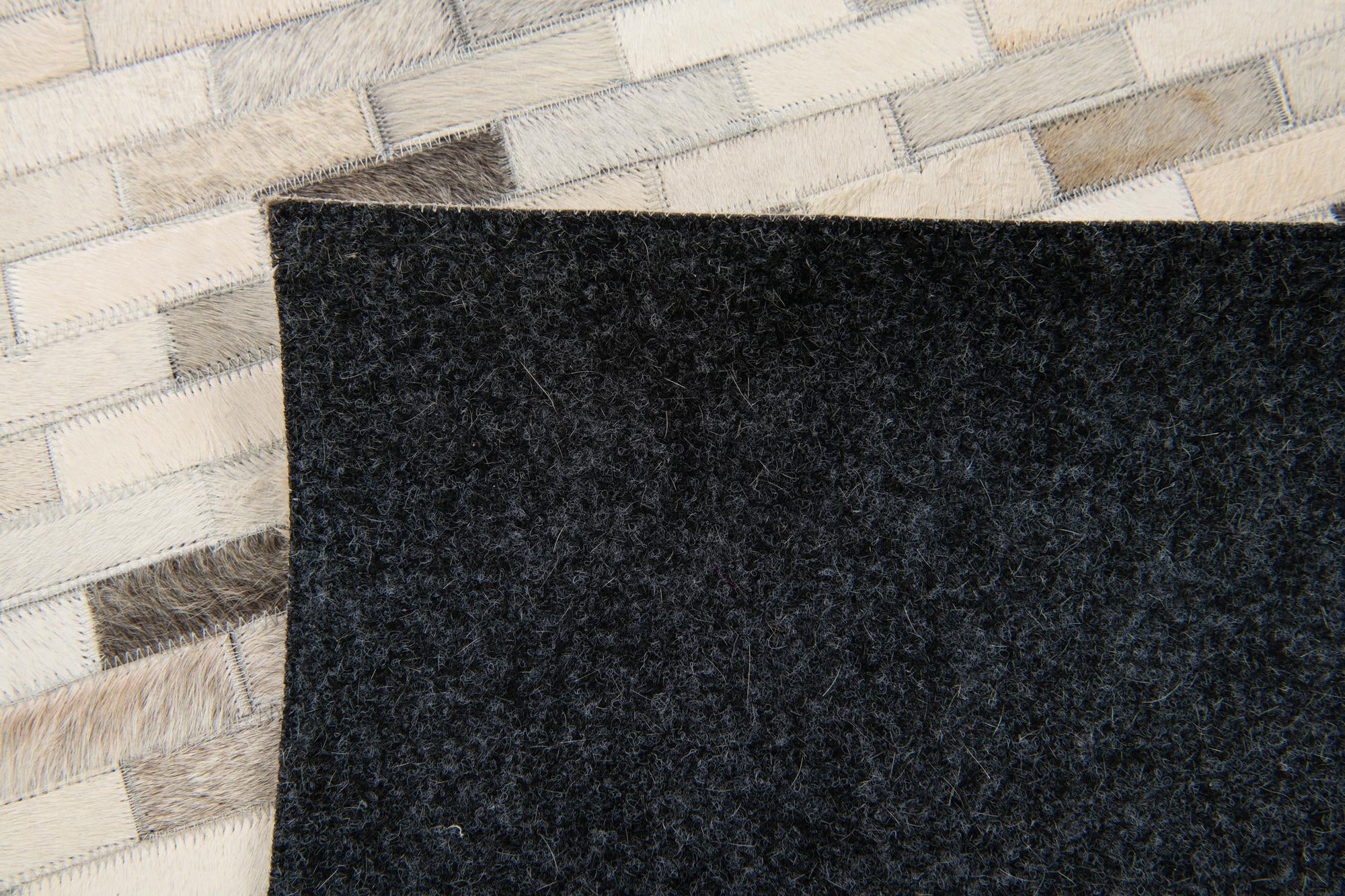 4' x 6' Cowhide Stocks Rug