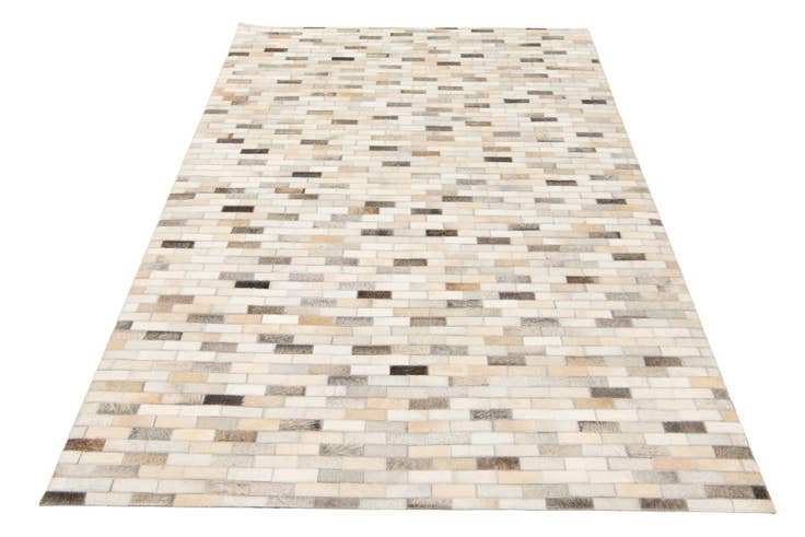 Detail image of 4' x 6' Cowhide Stocks Rug