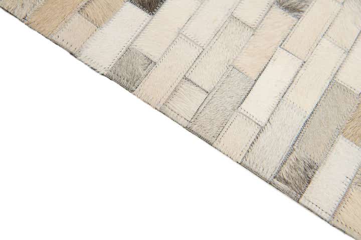 4' x 6' Cowhide Stocks Rug