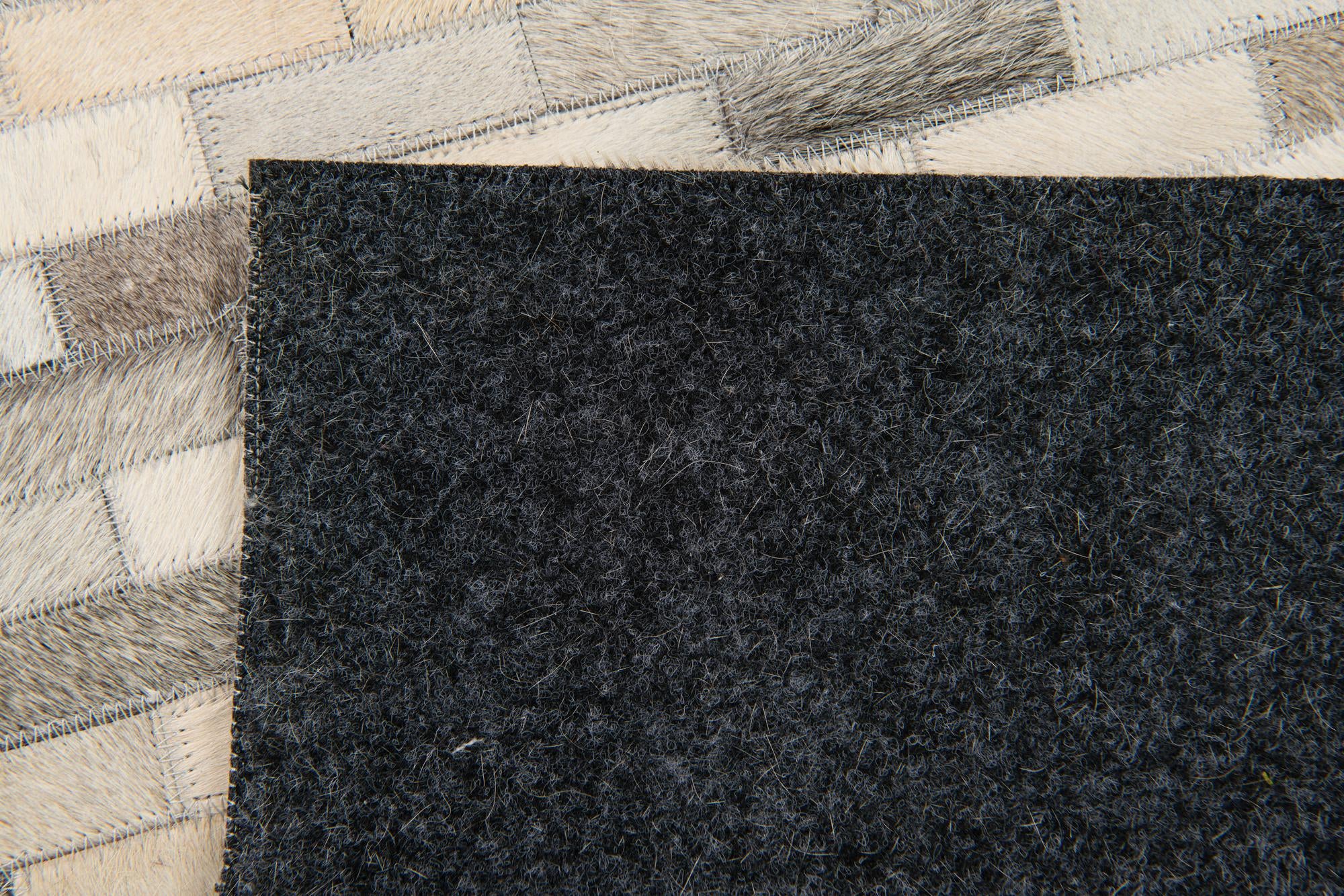 4' x 6' Cowhide Stocks Rug