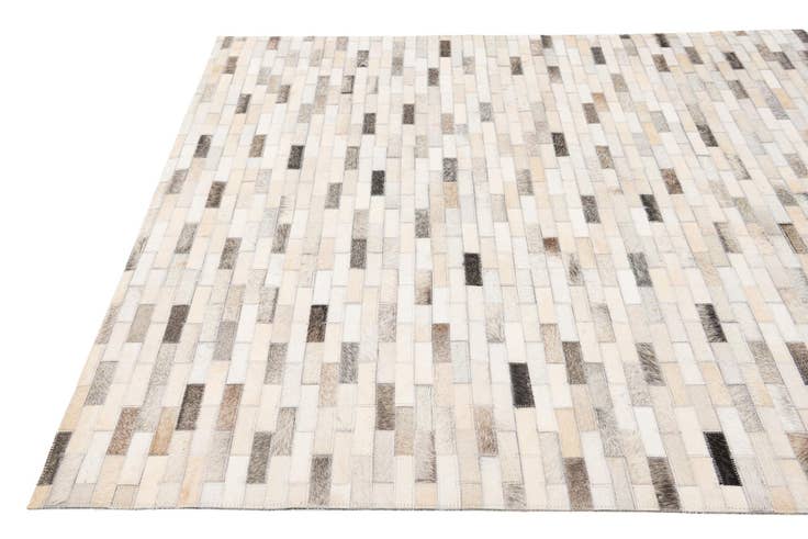 Detail image of 3' 11 x 6' 1 Cowhide Stocks Rug
