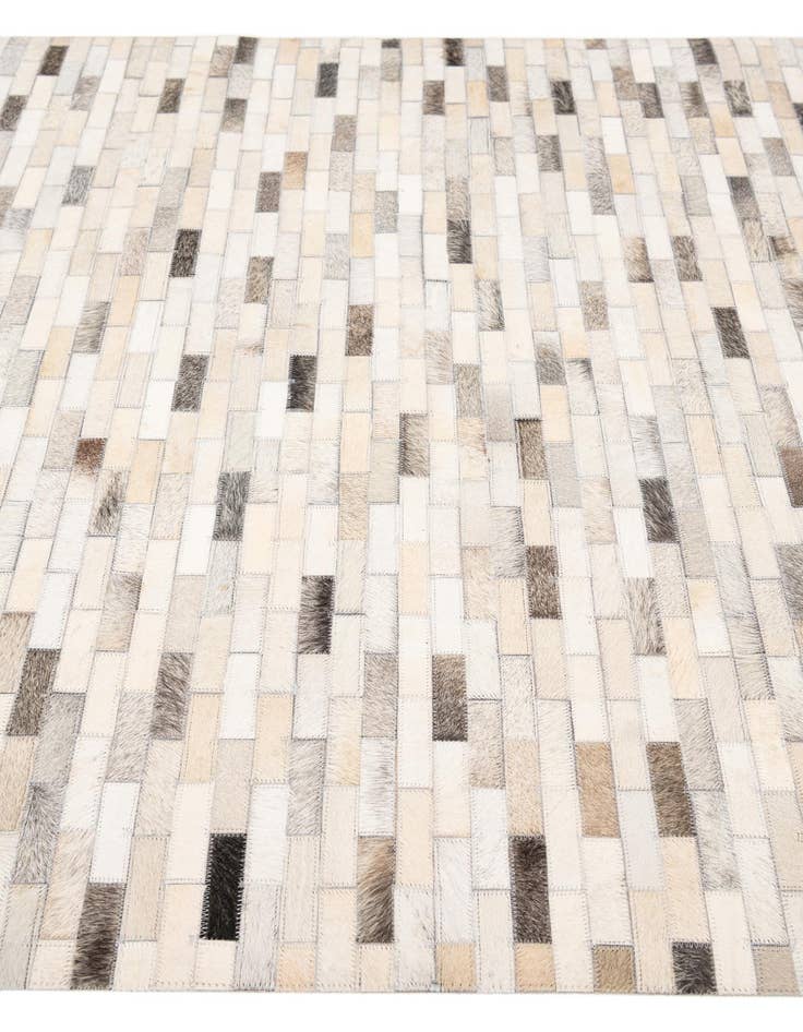 Detail image of 3' 11 x 6' 1 Cowhide Stocks Rug