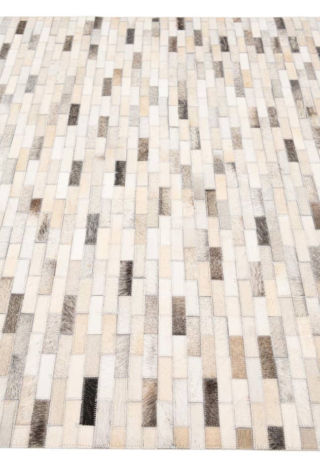 Detail image of 3' 11 x 6' 1 Cowhide Stocks Rug