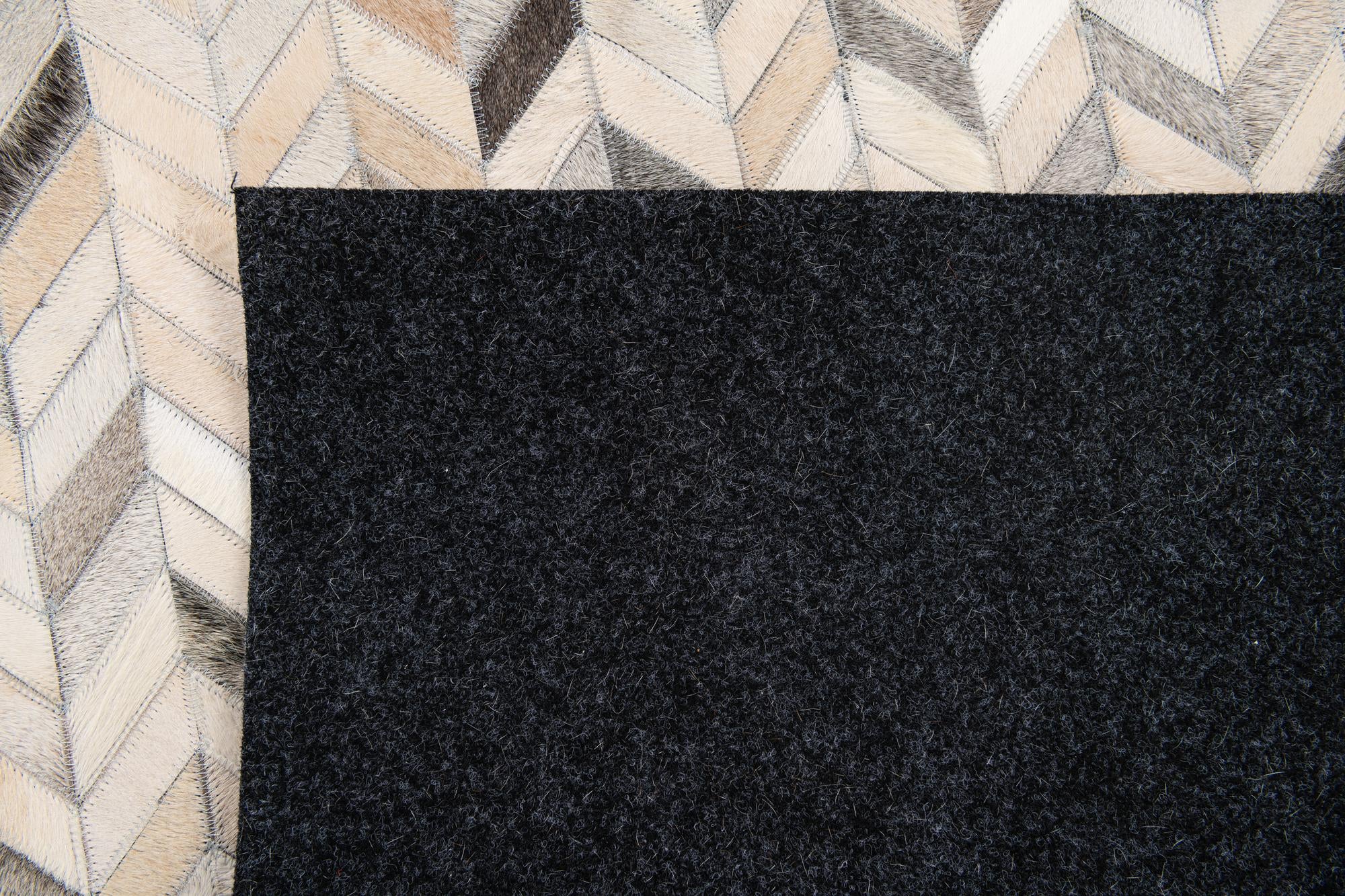 4' x 6' Cowhide Stocks Rug