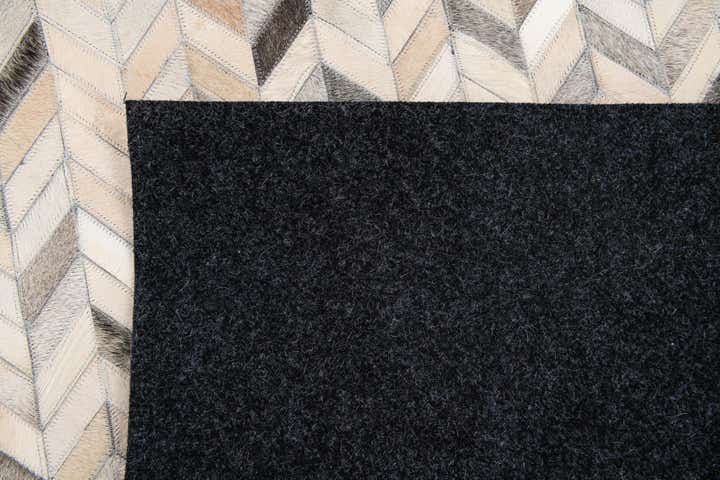 4' x 6' Cowhide Stocks Rug