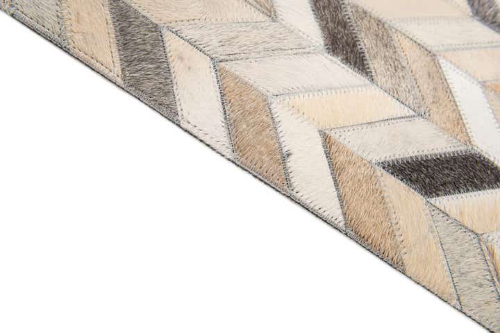 4' x 6' 1 Cowhide Stocks Rug