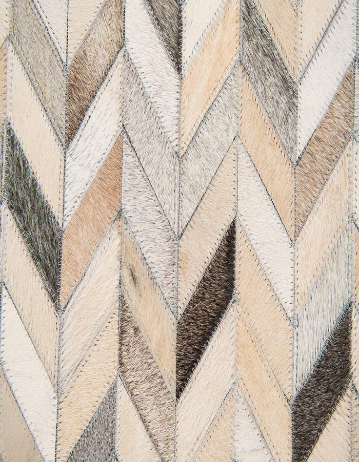 Detail image of 4' x 6' 1 Cowhide Stocks Rug