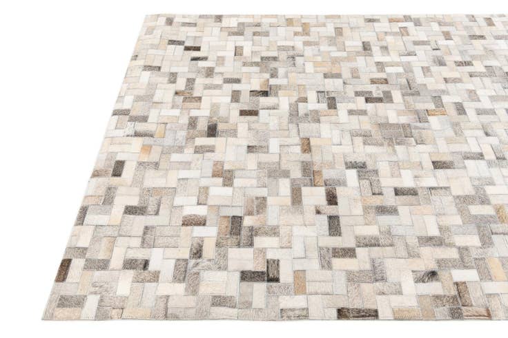Detail image of 4' 1 x 6' 1 Cowhide Stocks Rug