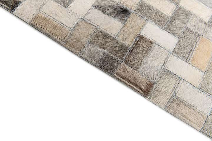 4' 1 x 6' 1 Cowhide Stocks Rug