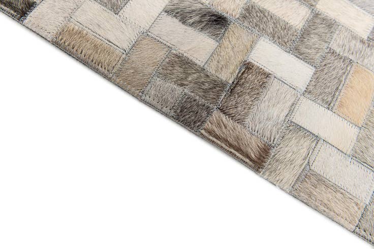 Detail image of 4' 1 x 6' 1 Cowhide Stocks Rug