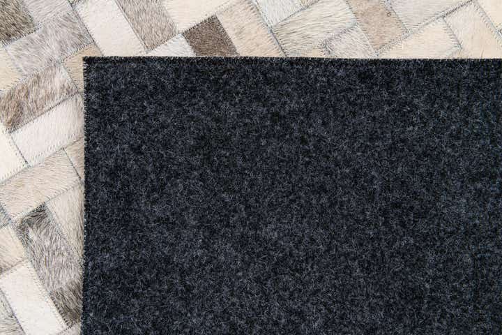 4' 1 x 6' 1 Cowhide Stocks Rug