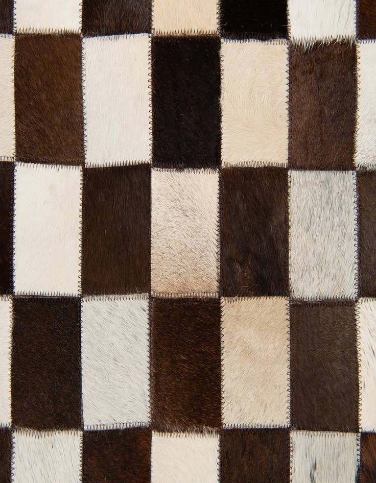 Detail image of 8' x 9' 10 Cowhide Stocks Rug