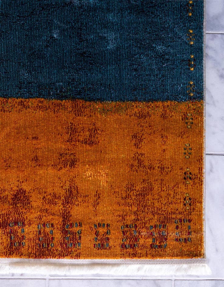 Detail image of 5' 5 x 8' Dakota Rug
