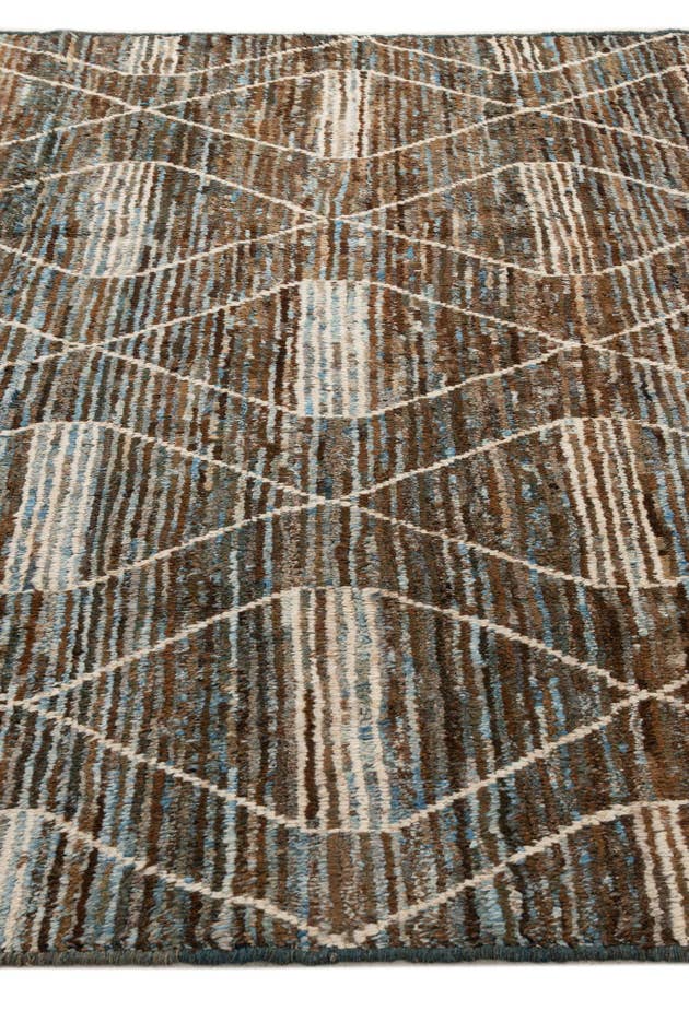 Detail image of 6' 7 x 9' 7 Hand Knotted Darya Wool Rug