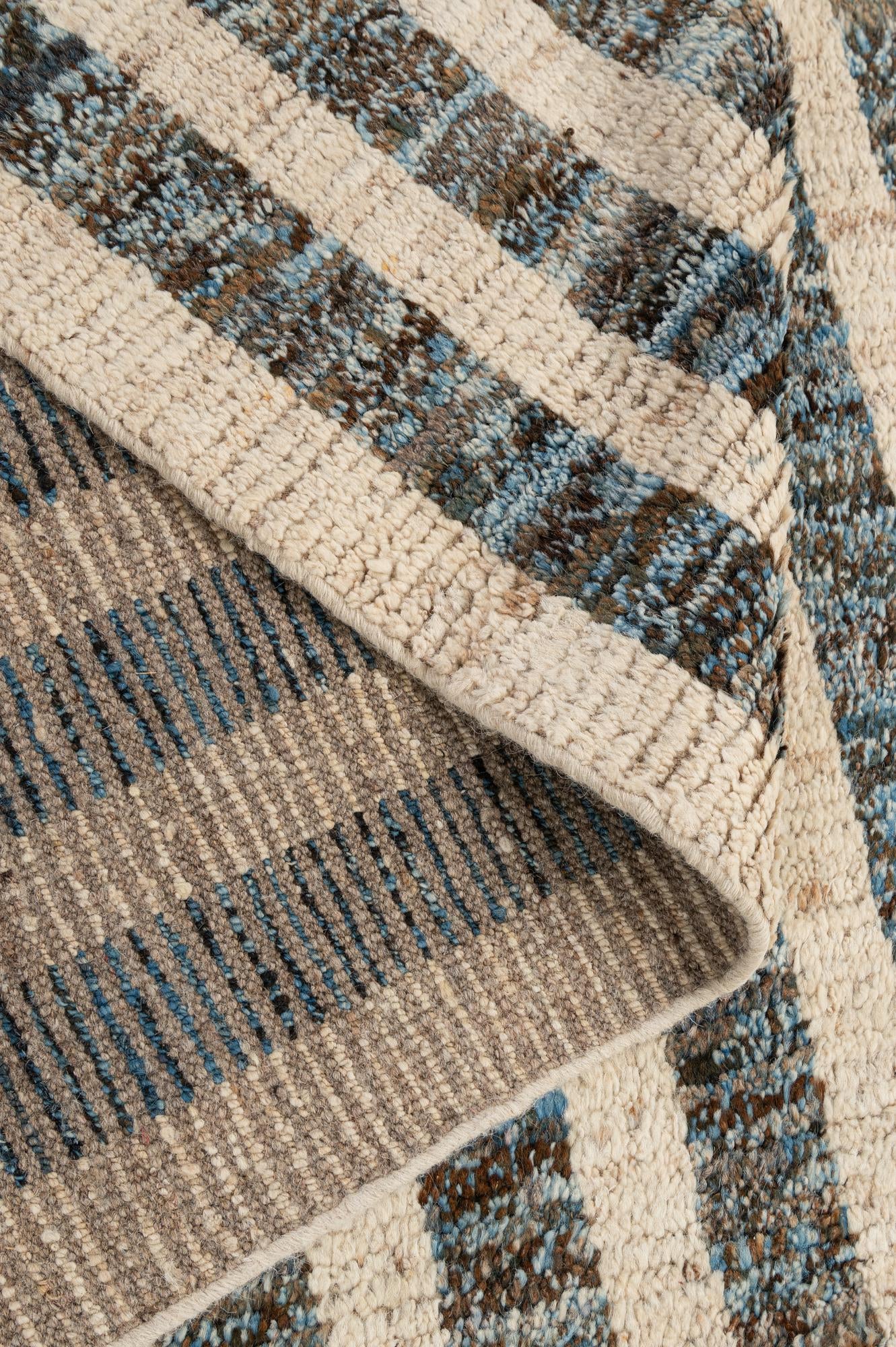 6' 11 x 9' 8 Hand Knotted Darya Wool Rug