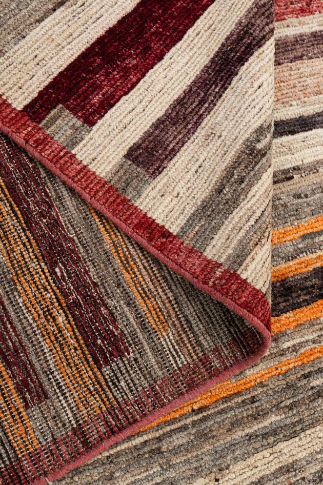 Detail image of 8' x 9' 10 Hand Knotted Darya Wool Rug