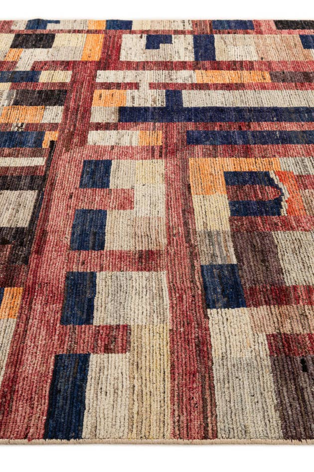 Detail image of 8' 4 x 9' 9 Hand Knotted Darya Wool Rug