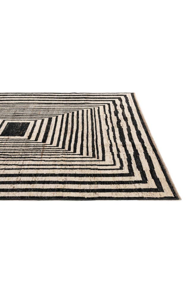 Detail image of 8' 2 x 9' 7 Hand Knotted Darya Wool Rug