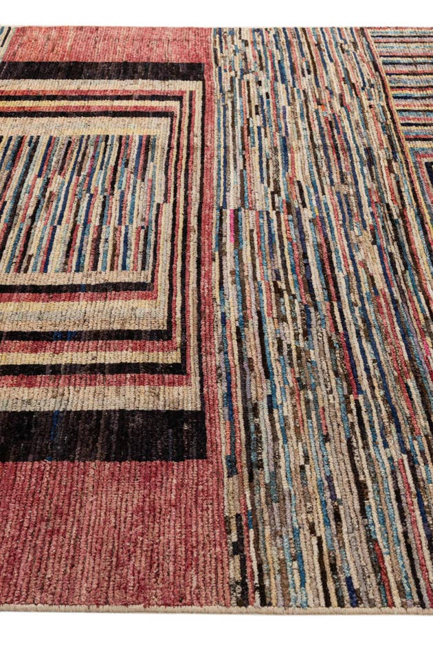 Detail image of 8' 3 x 9' 9 Hand Knotted Darya Wool Rug