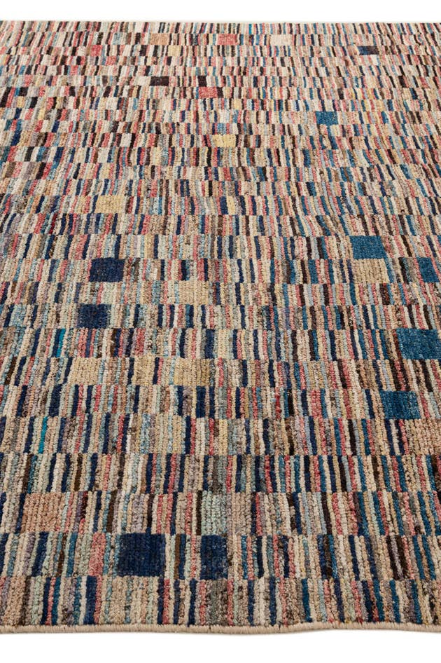 Detail image of 8' 2 x 9' 10 Hand Knotted Darya Wool Rug