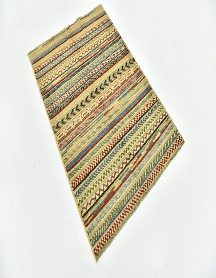 Detail image of 3' 5 x 4' 10  Hand Knotted Darya Rug