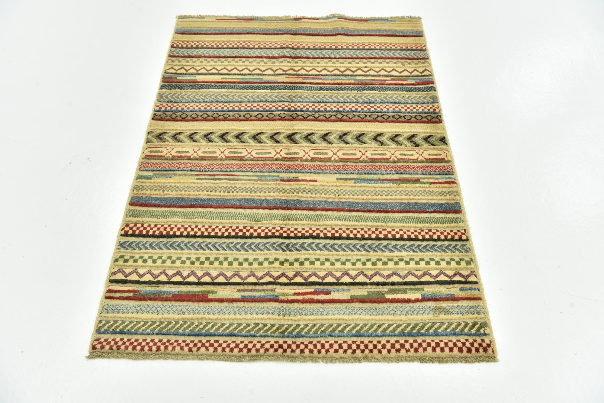 3' 5 x 4' 10 Hand Knotted Darya Rug