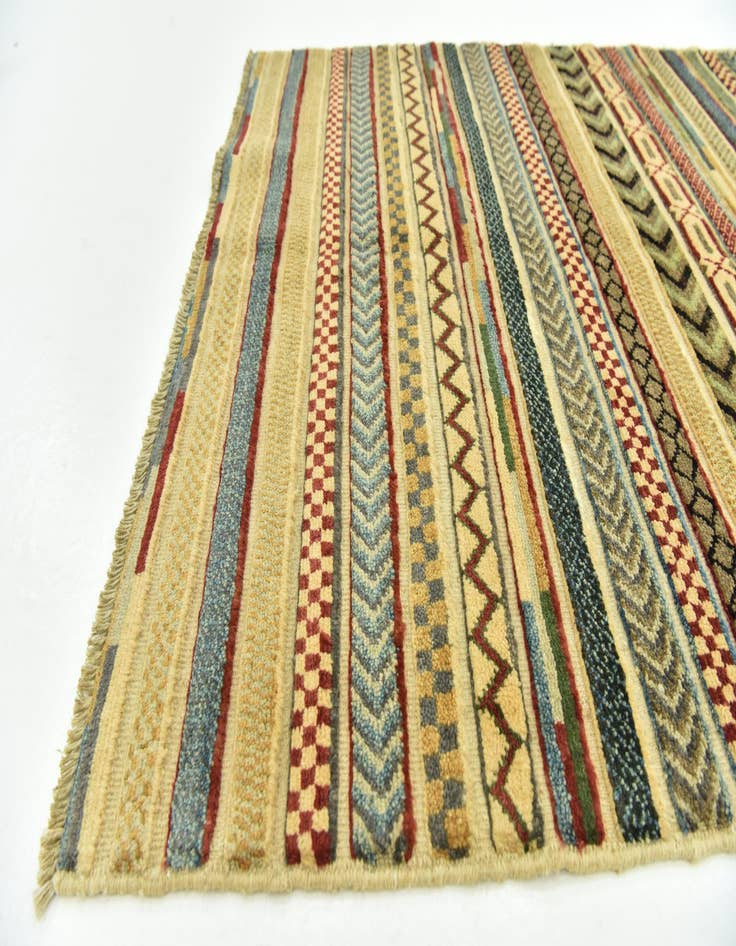 Detail image of 3' 5 x 4' 10  Hand Knotted Darya Rug