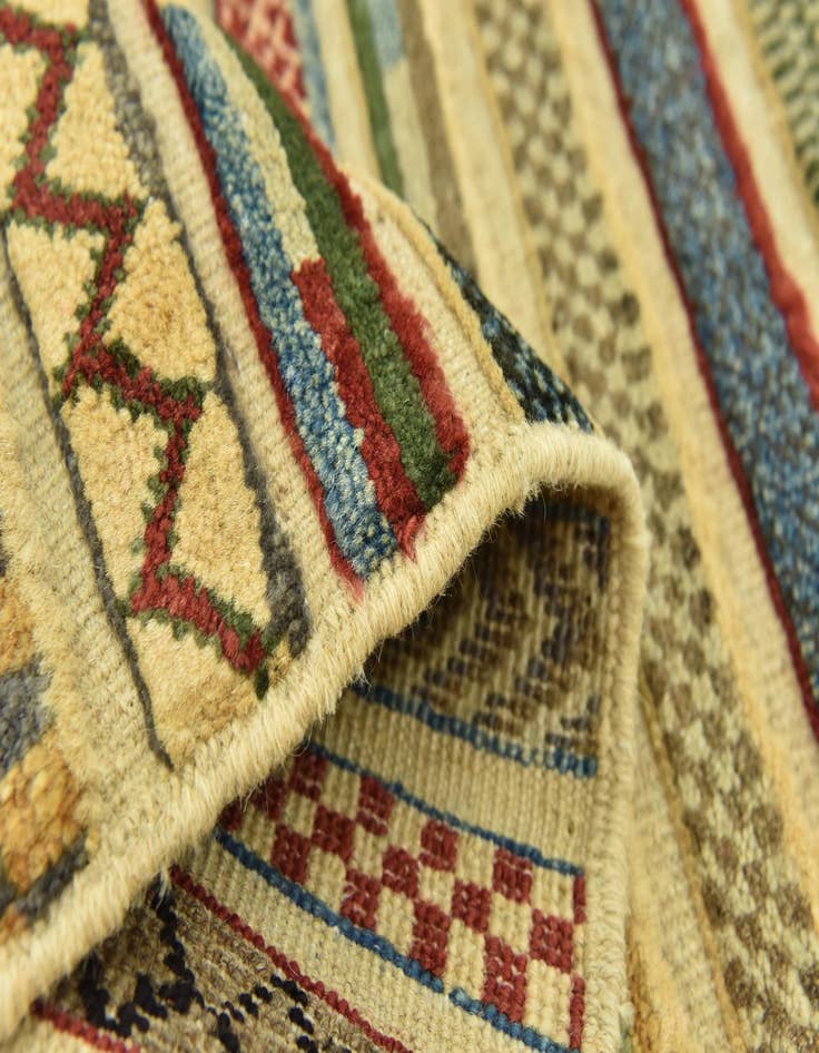 Detail image of 3' 5 x 4' 10  Hand Knotted Darya Rug