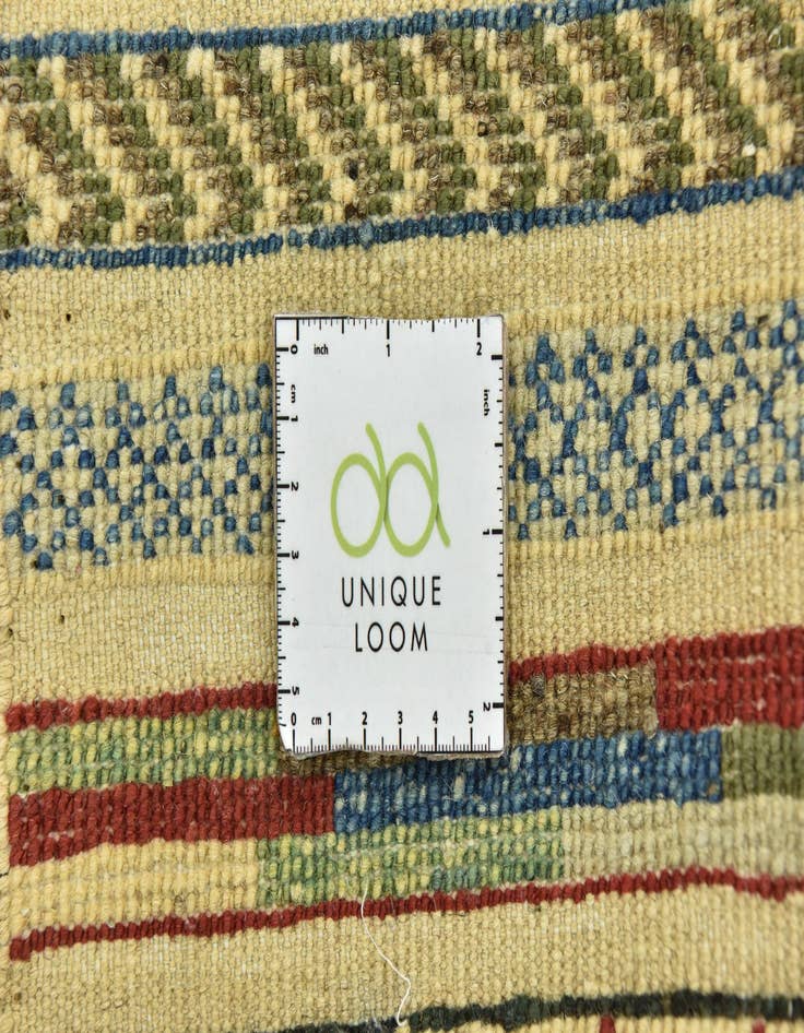 Detail image of 3' 5 x 4' 10  Hand Knotted Darya Rug