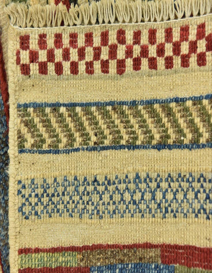 Detail image of 3' 5 x 4' 10  Hand Knotted Darya Rug