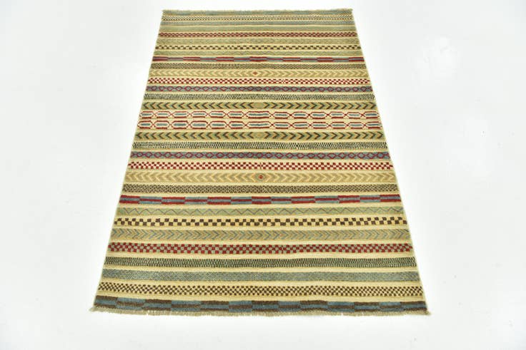 Detail image of 3' 3 x 5' 1 Hand Knotted Darya Rug