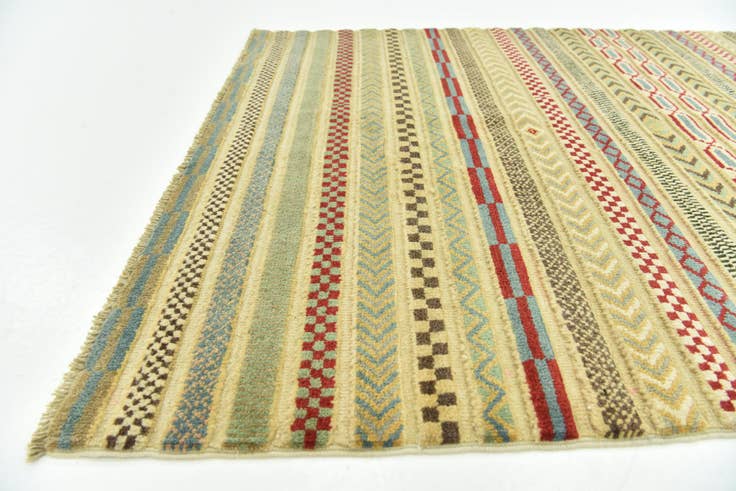Detail image of 3' 3 x 5' 1 Hand Knotted Darya Rug