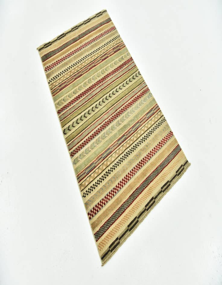 Detail image of 3' 2 x 5' Hand Knotted Darya Rug