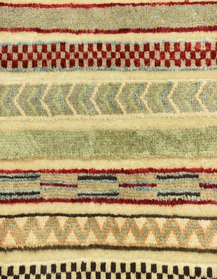 Detail image of 3' 2 x 5' Hand Knotted Darya Rug