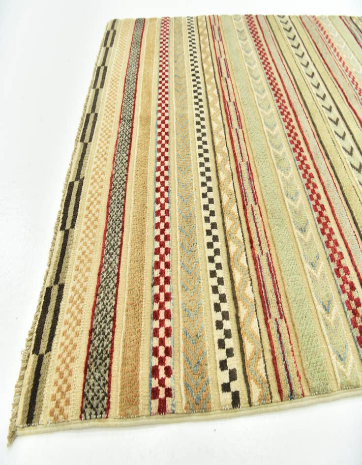Detail image of 3' 2 x 5' Hand Knotted Darya Rug