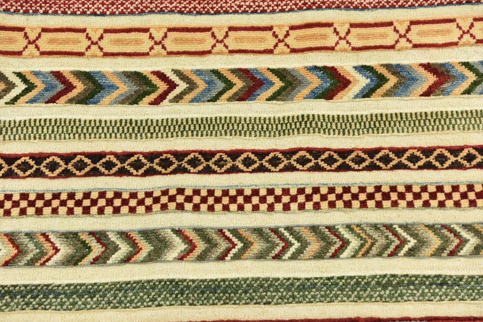 3' 4 x 4' 10 Hand Knotted Darya Rug