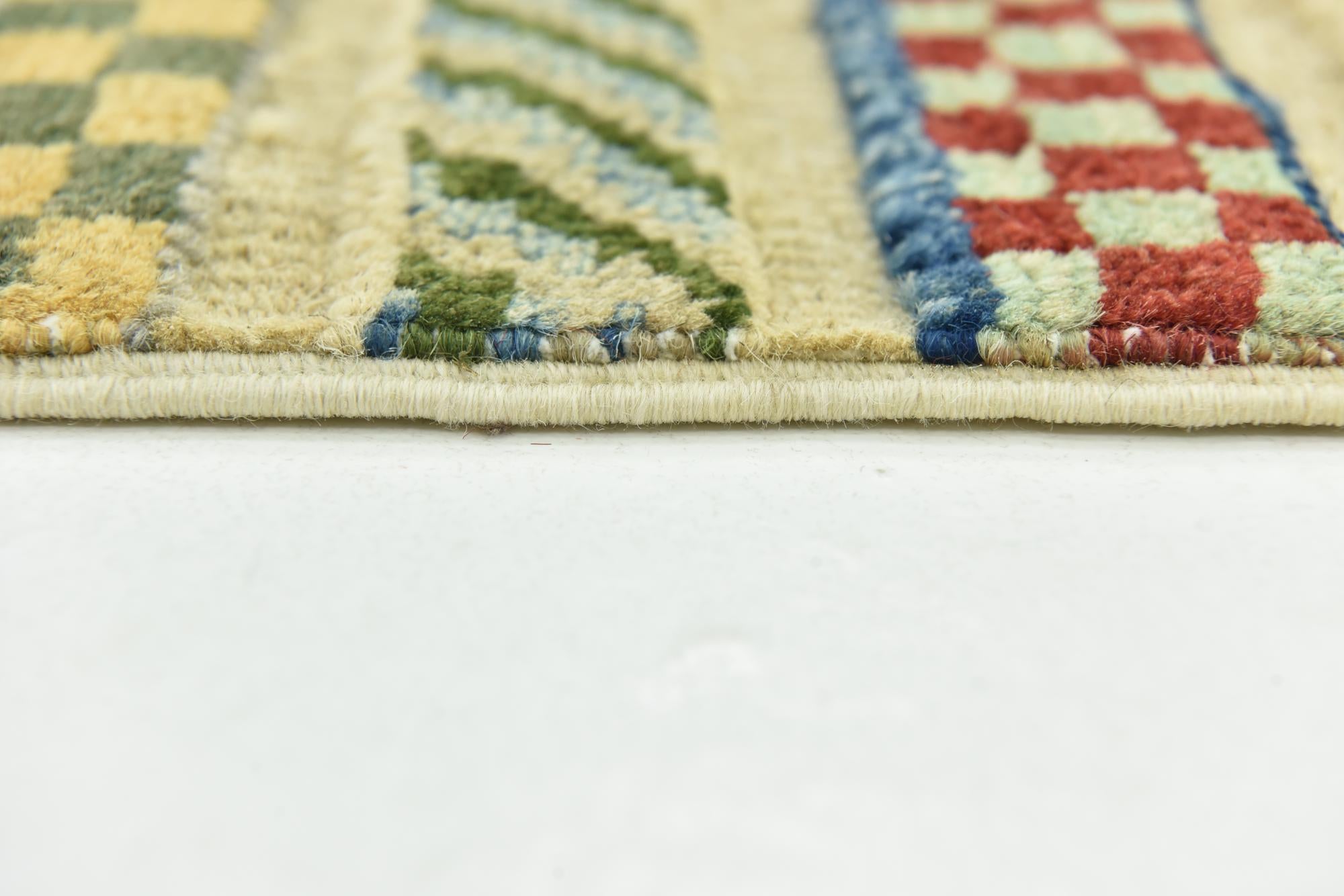 3' 4 x 4' 11 Hand Knotted Darya Rug