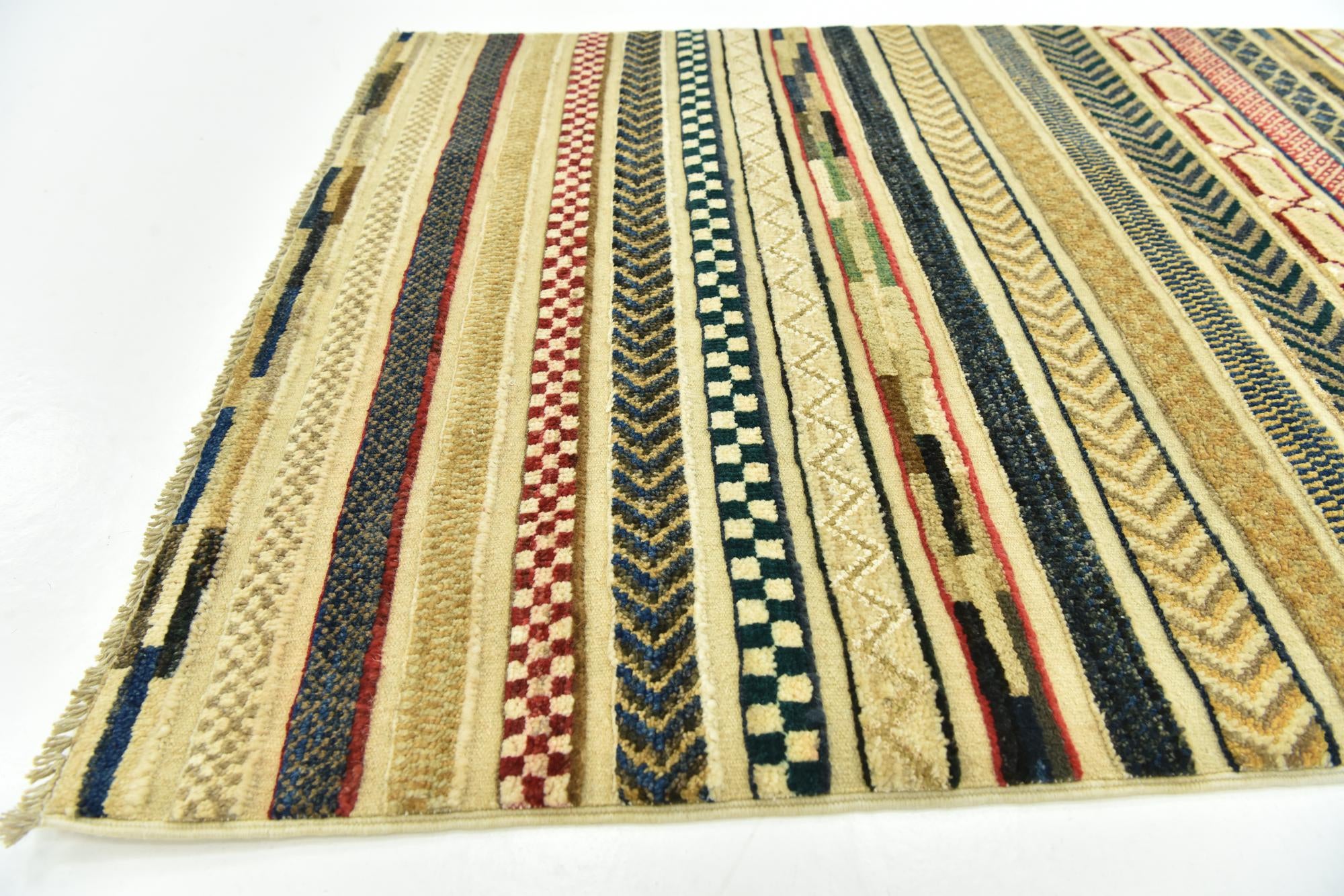 2' 9 x 4' 1 Hand Knotted Darya Rug