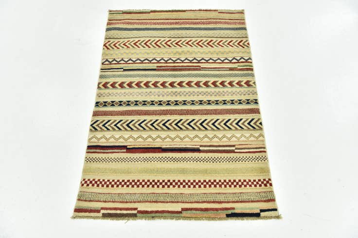 Detail image of 2' 8 x 4' 1 Hand Knotted Darya Rug