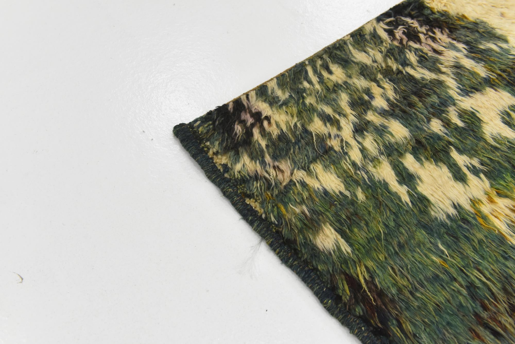 6' 7 x 9' 7 Hand Knotted Darya Wool Rug