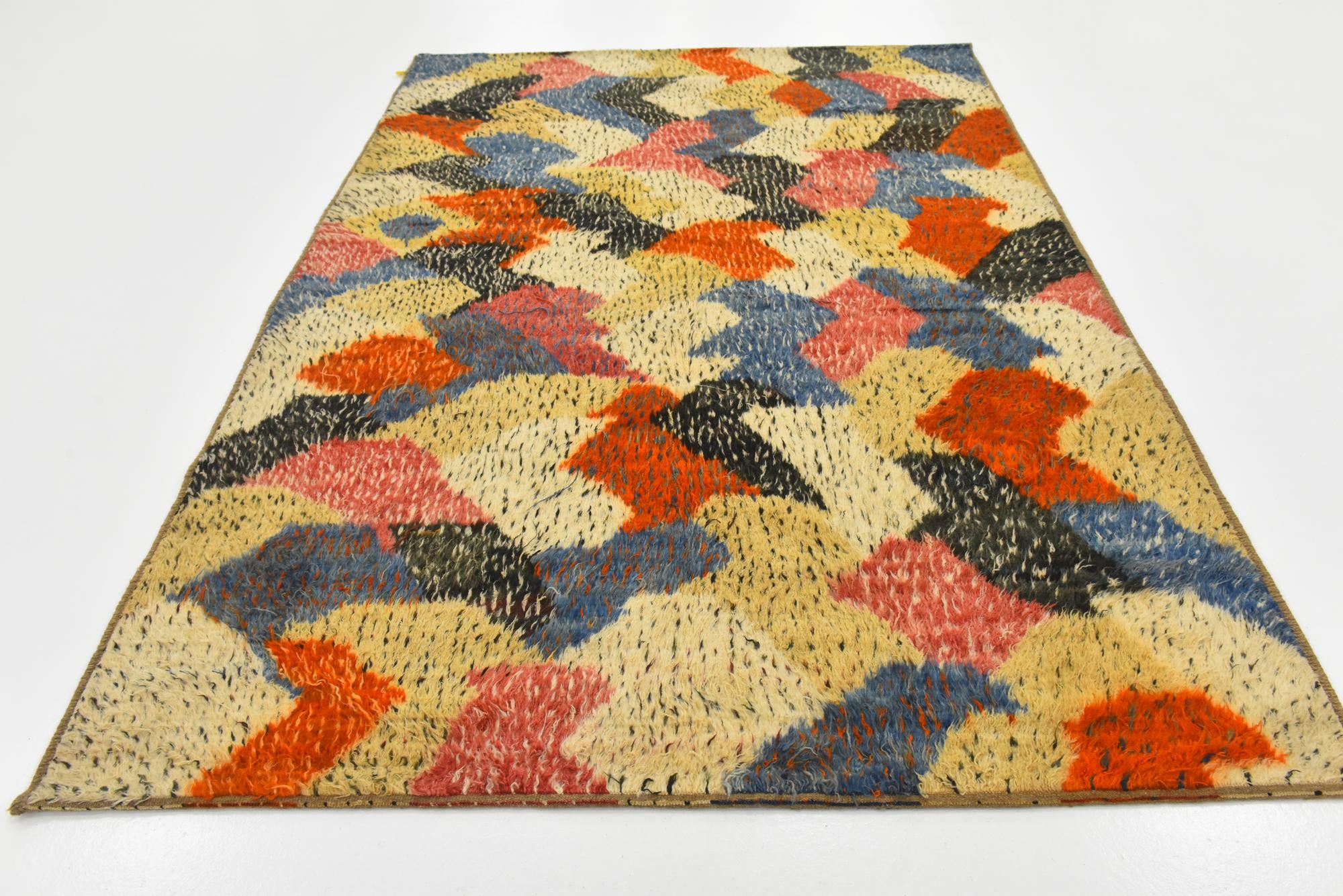 6' 5 x 9' 5 Hand Knotted Darya Wool Rug