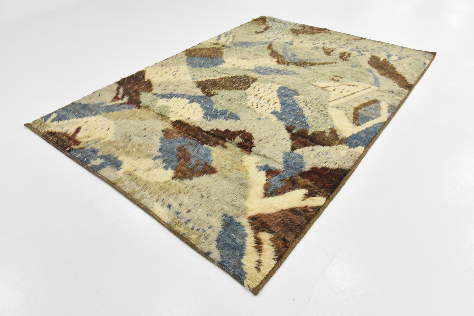 6' 7 x 9' 4 Hand Knotted Darya Wool Rug