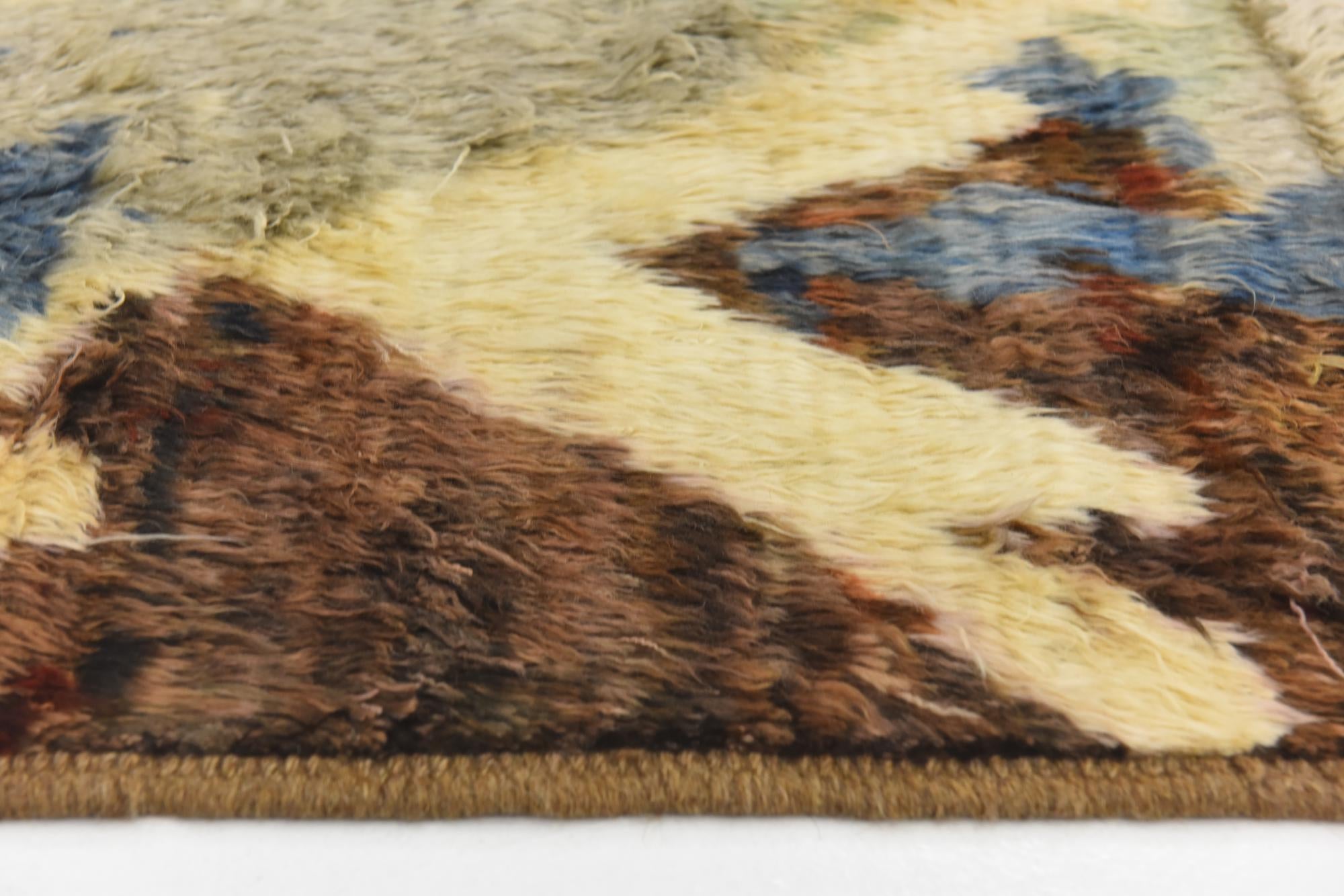 6' 7 x 9' 4 Hand Knotted Darya Wool Rug