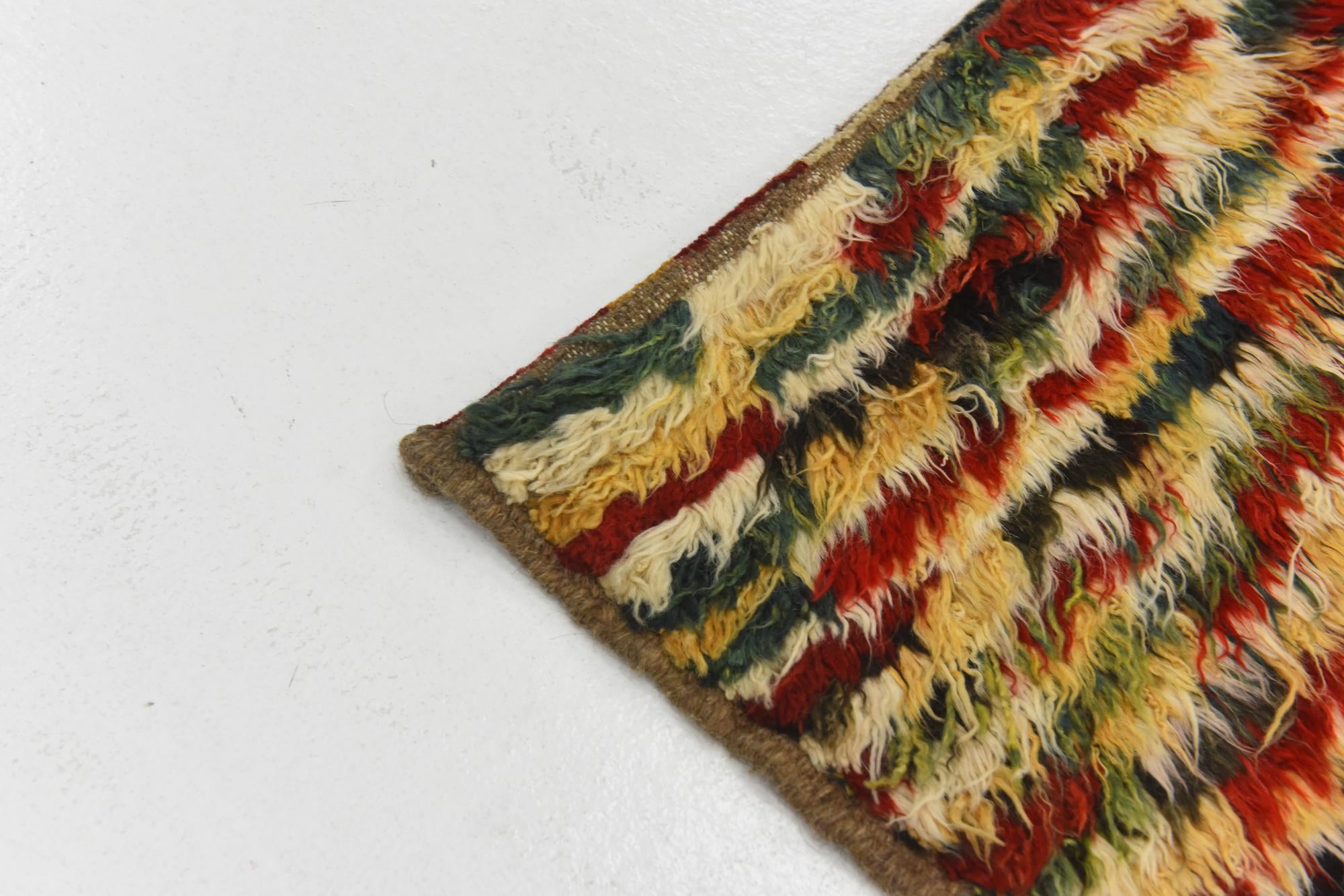 5' x 6' Hand Knotted Darya Wool Rug
