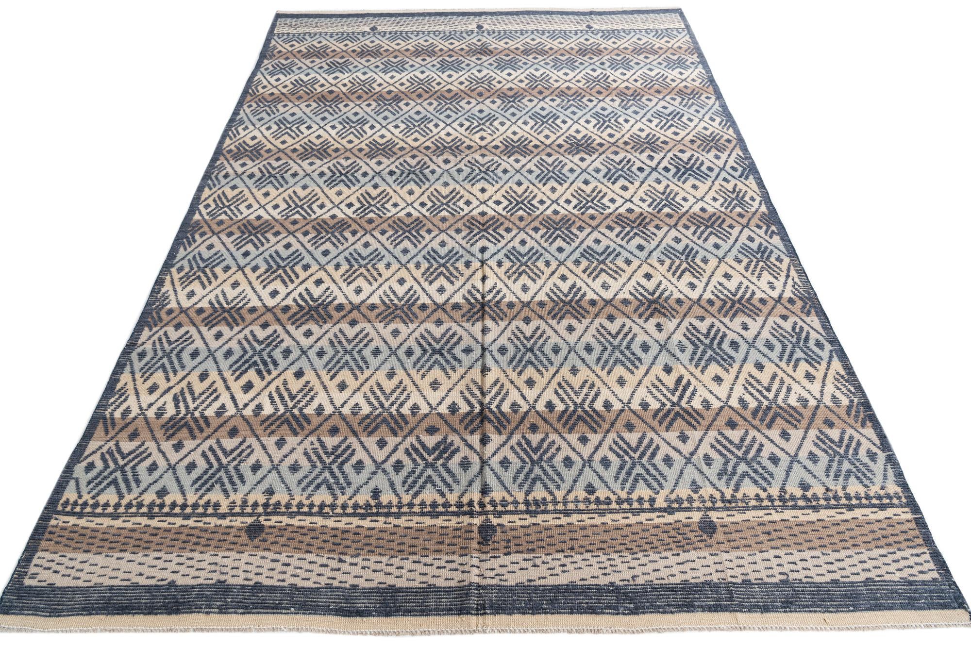 9' 9 x 14' 4 Hand Knotted Darya Wool Rug