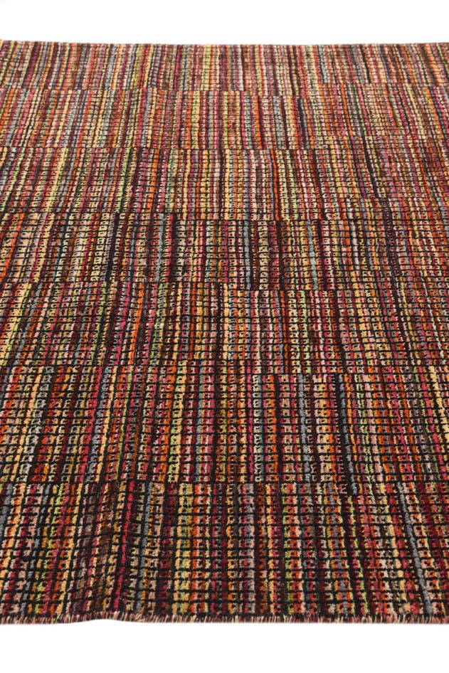 Detail image of 5' 7 x 7' 10 Hand Knotted Darya Wool Rug