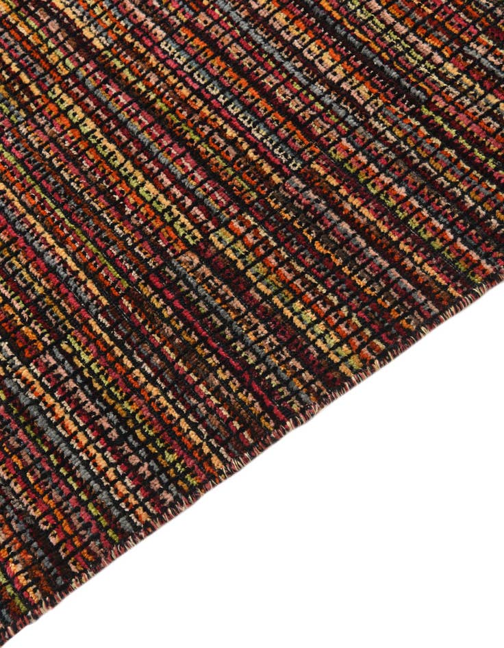 Detail image of 5' 7 x 7' 10 Hand Knotted Darya Wool Rug